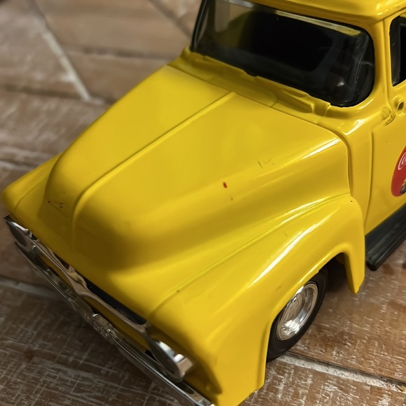 Vintage Ertl F600 Coca Cola 1956 Delivery Truck Bank. Good condition. See pics. - Picture 6 of 7